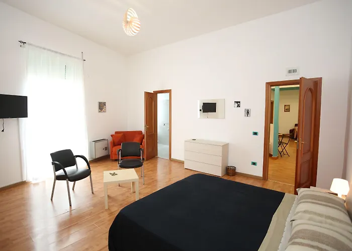 Le Mura Antiche نابولي