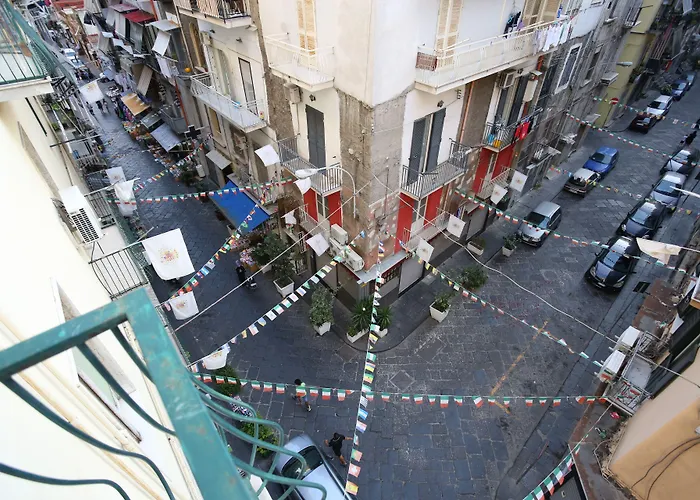 Le Mura Antiche نابولي