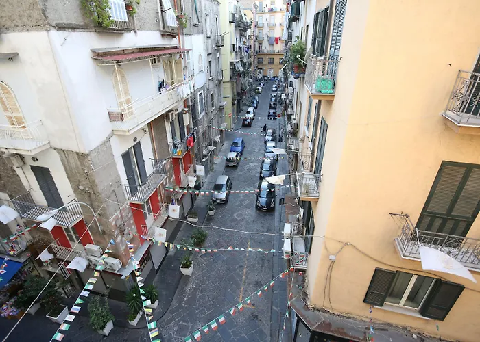 Le Mura Antiche نابولي