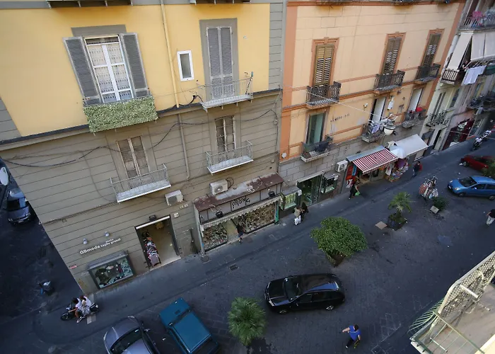 Le Mura Antiche نابولي